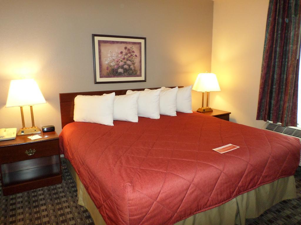 Wingate By Wyndham Canton-hall Of Fame Canton